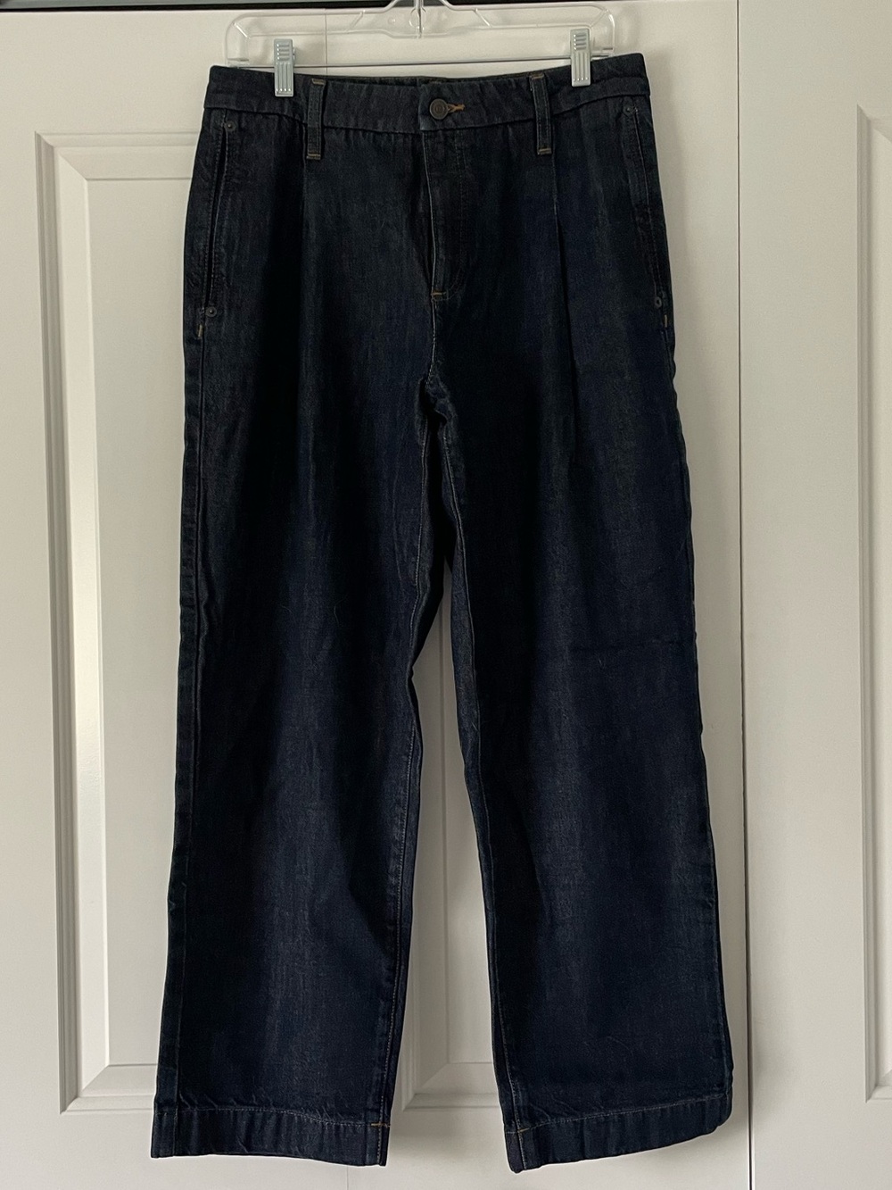 Banana Republic Luxe Mid-Rise Straight Jeans with pleat 29/8